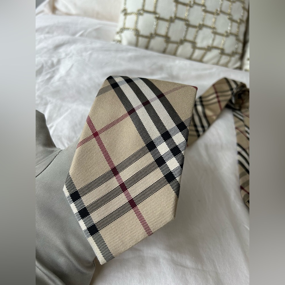 Burberry Nova Check silk tie.